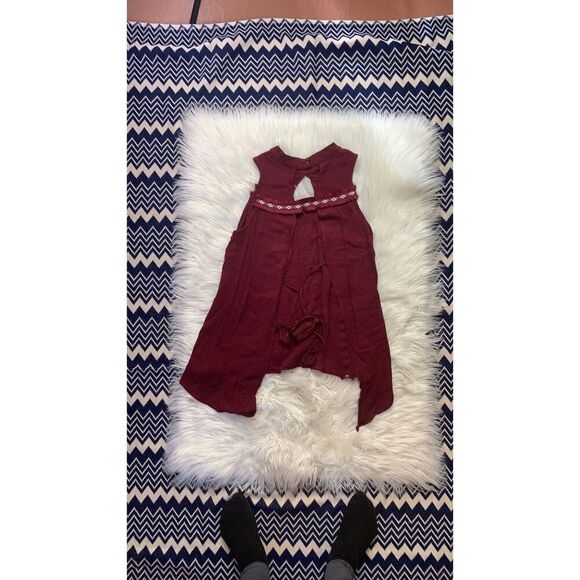 Moon River Maroon Keyhole Tie Back Sleeveless Blouse - Picture 4 of 5